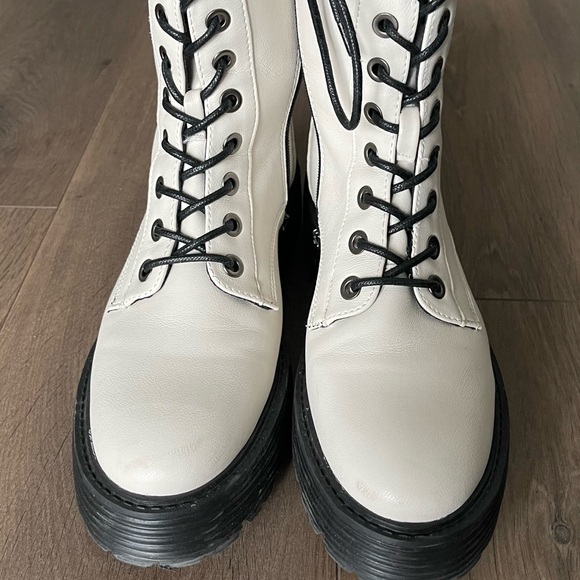 J bloom shoes, new condition, white, size 41 (us 10) - Picture 6 of 6